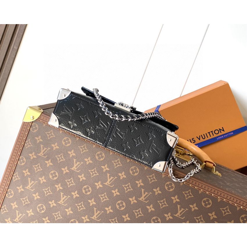 M28137 Fashion Show Trunkie