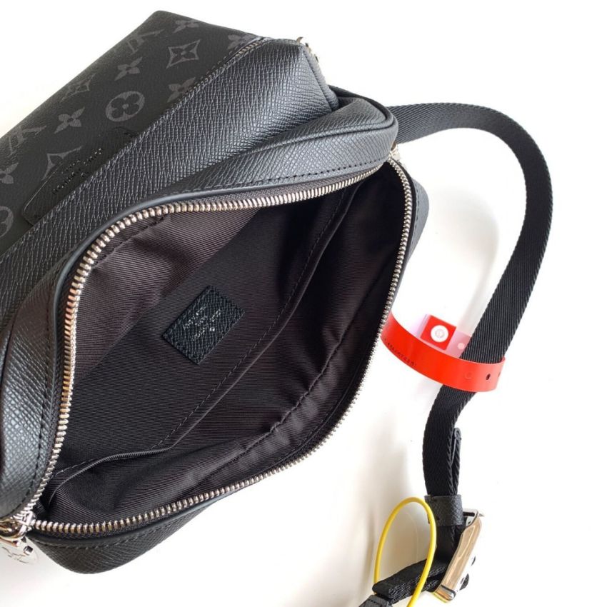 L0vis Vvtt0n M30233 Outdoor Messenger