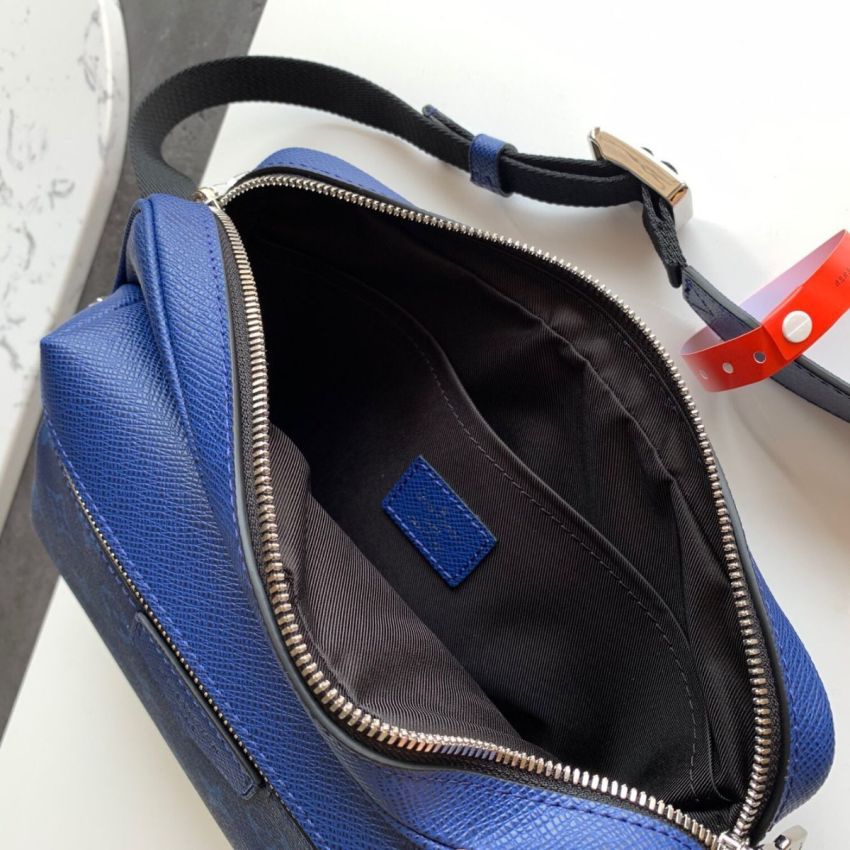 L0vis Vvtt0n M30242Outdoor Messenger