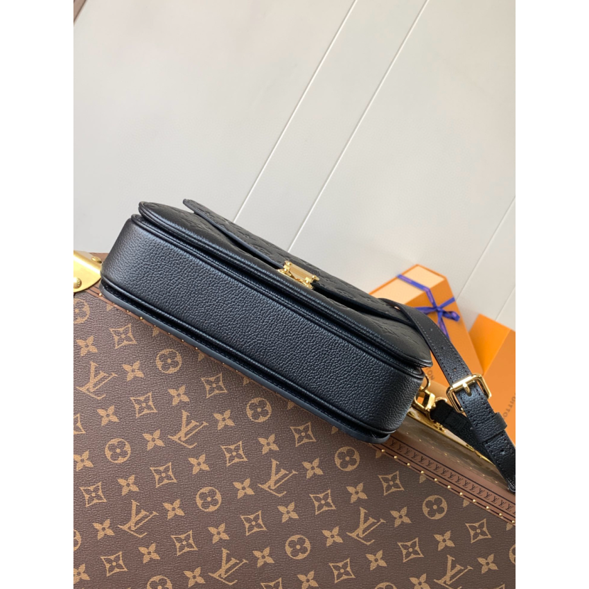 M41487 Pochette Metis
