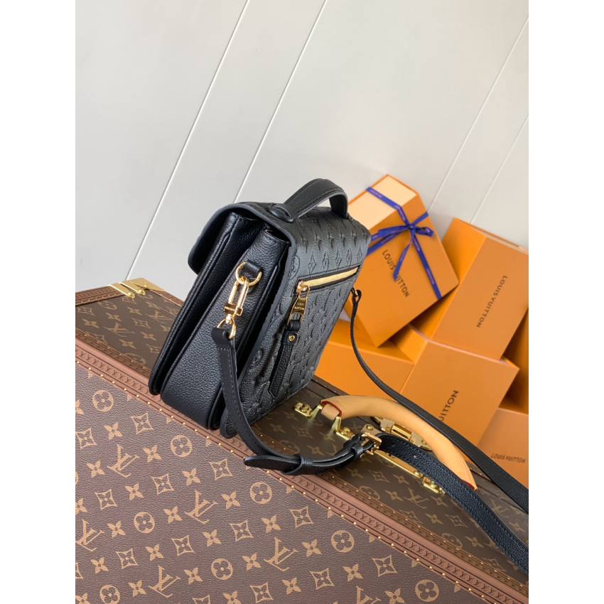 M41487 Pochette Metis