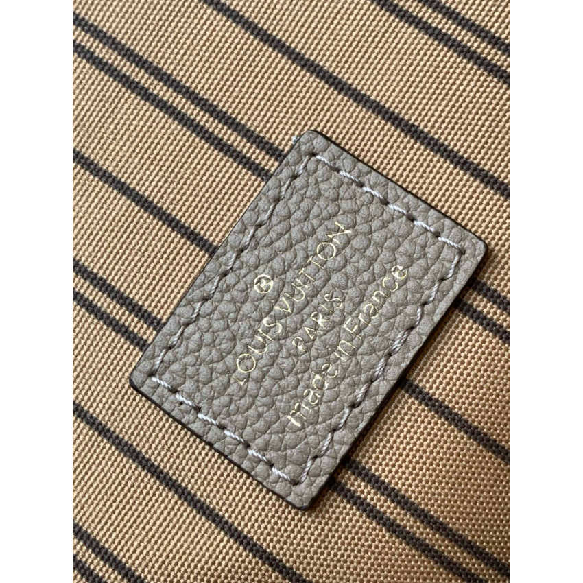 M44881 Pochette Metis