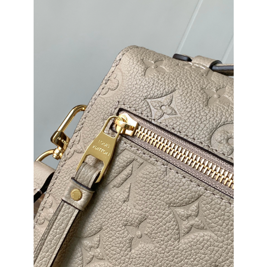 M44881 Pochette Metis