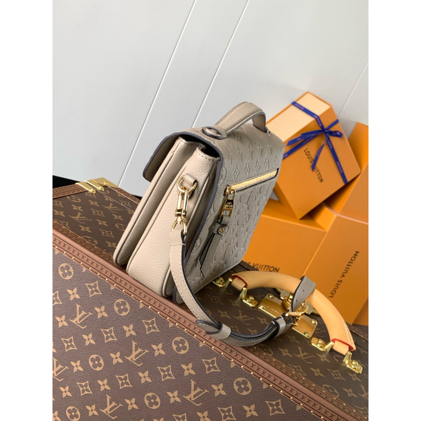 M44881 Pochette Metis