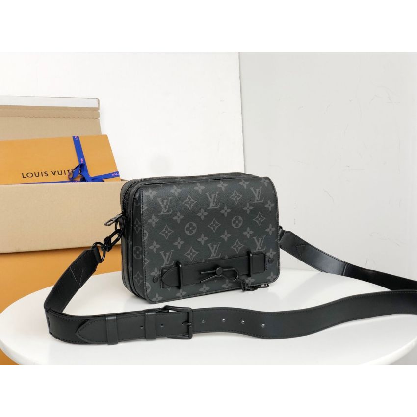 M45585 Steamer Messenger