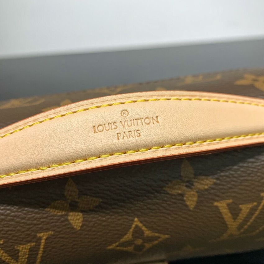 M46279 Pochette Métis East West