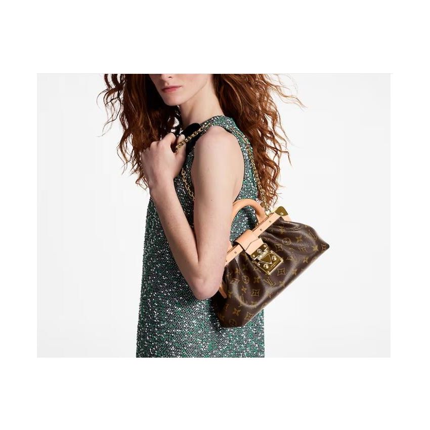 M46544 Monogram Clutch