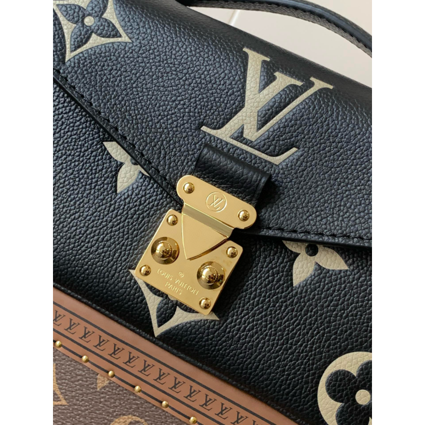 M46596 Pochette Métis East West