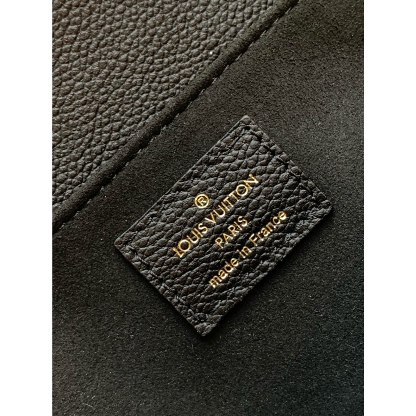 M46596 Pochette Métis East West