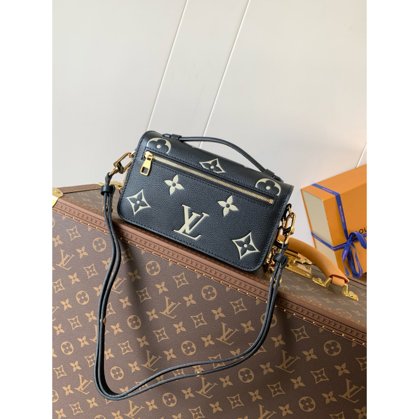 M46596 Pochette Métis East West