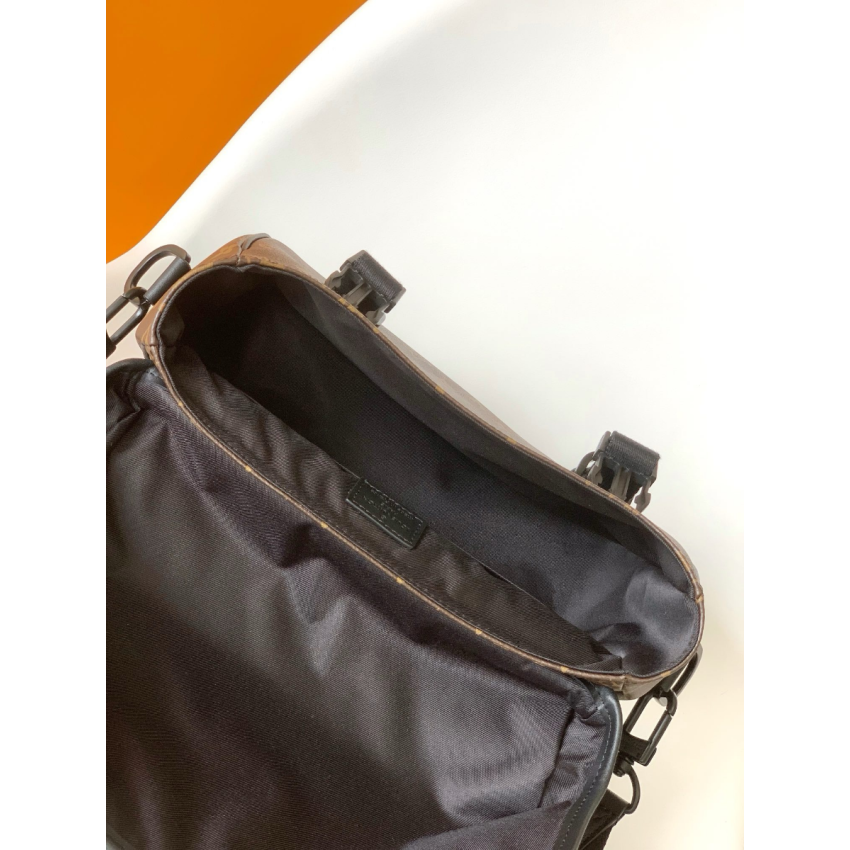 M46972 LV trail Messenger