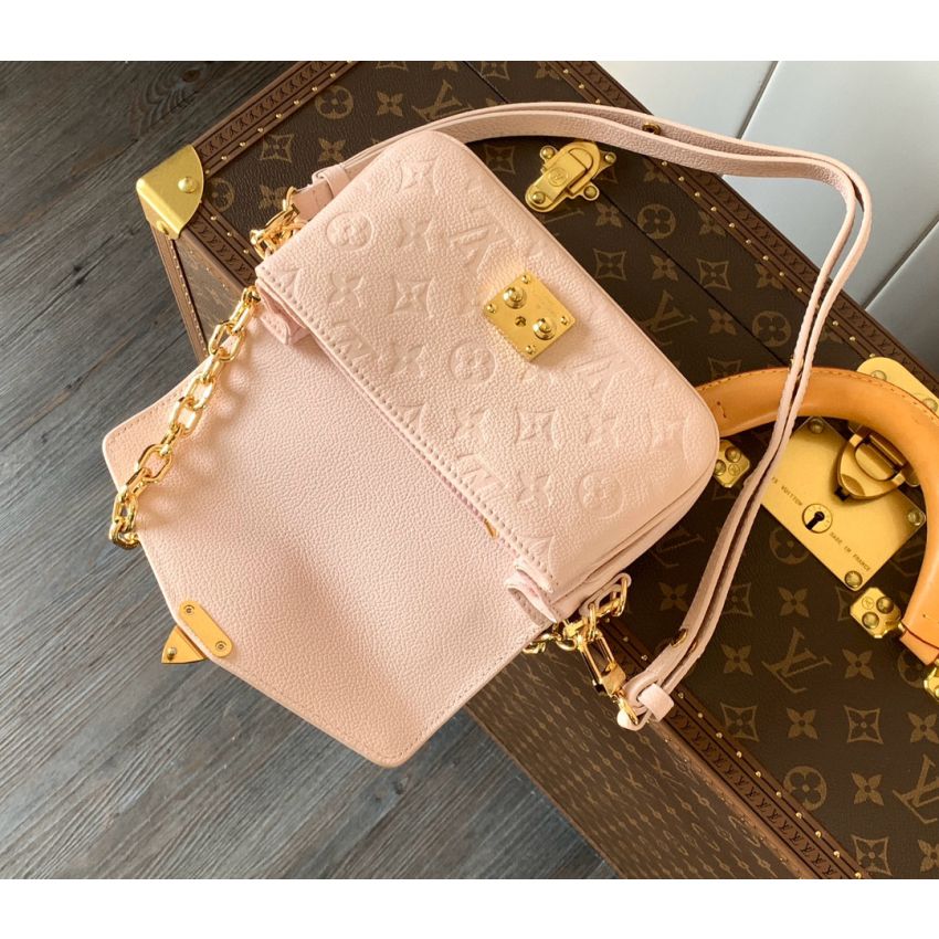 M47045 Pochette Métis East West
