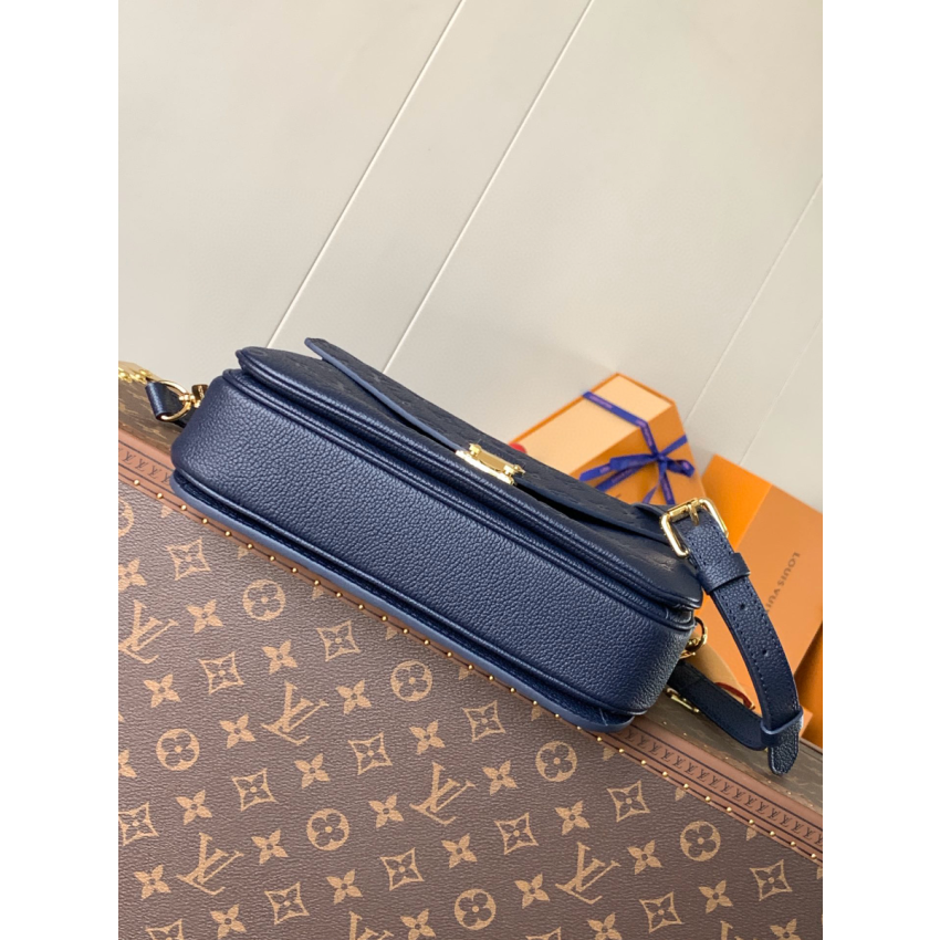 M47142 Pochette Metis