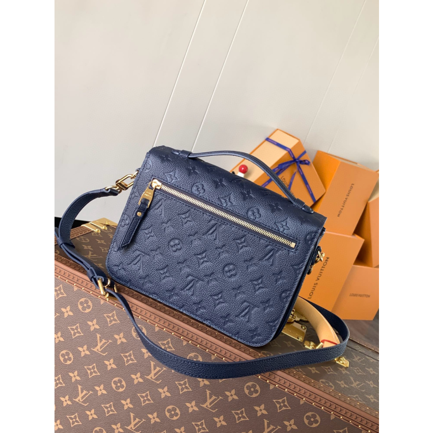 M47142 Pochette Metis