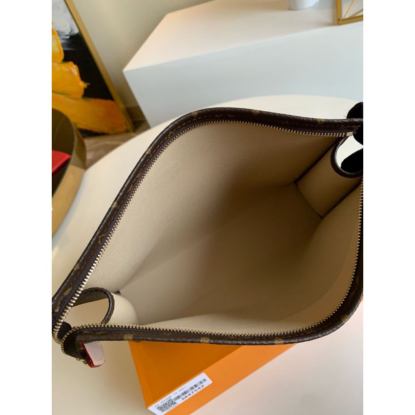 M47542 Classic Toiletry Pouch
