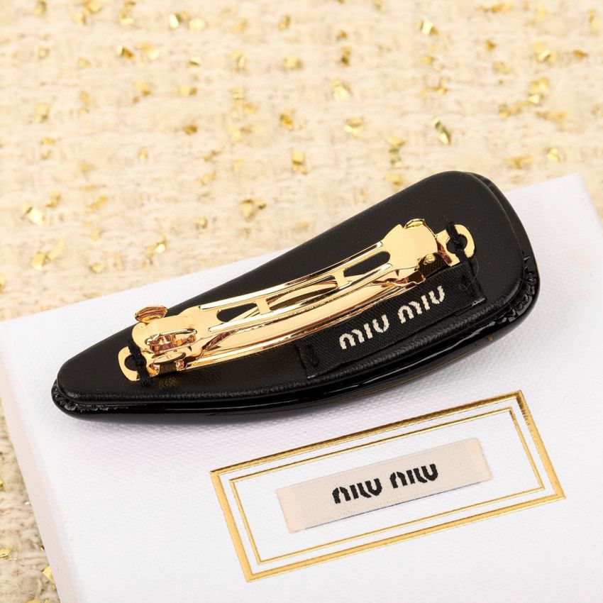 M1v M1v hair clip