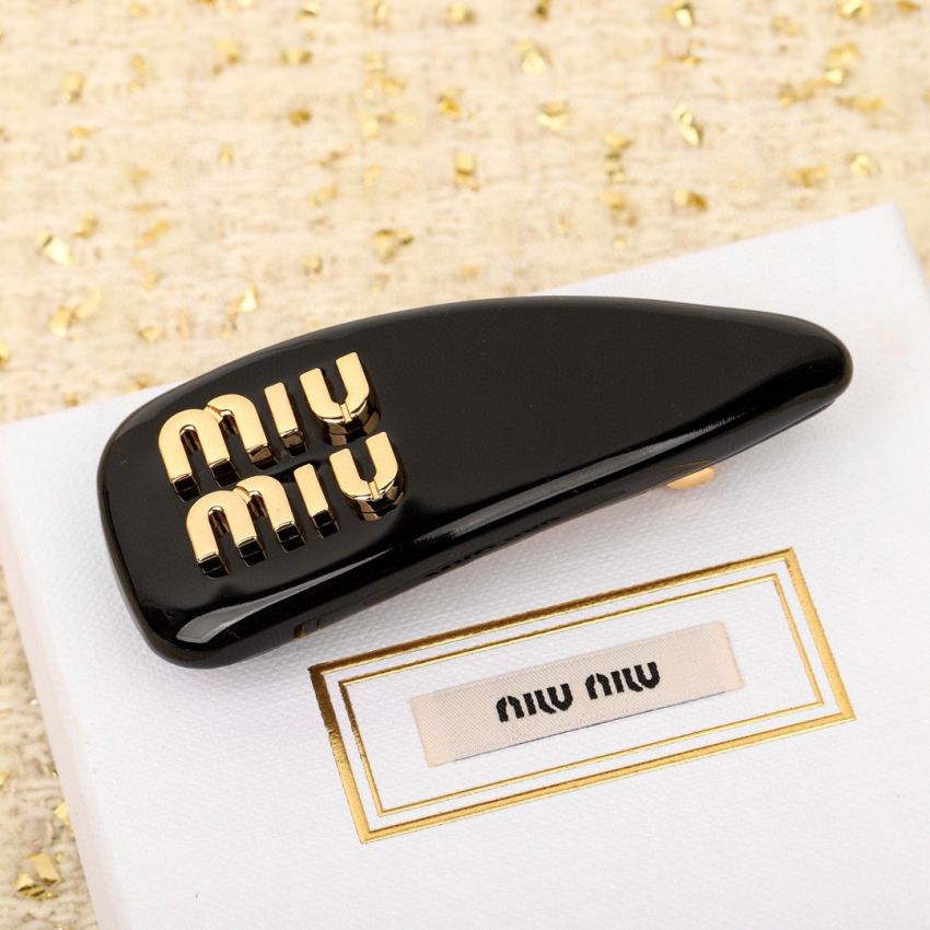 M1v M1v hair clip