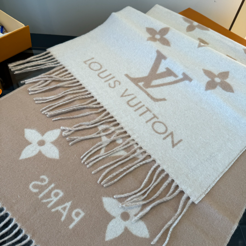 LV Reykjavik Scarf