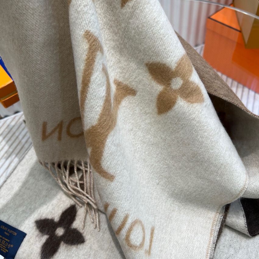 LV Reykjavik Gradient Scarf