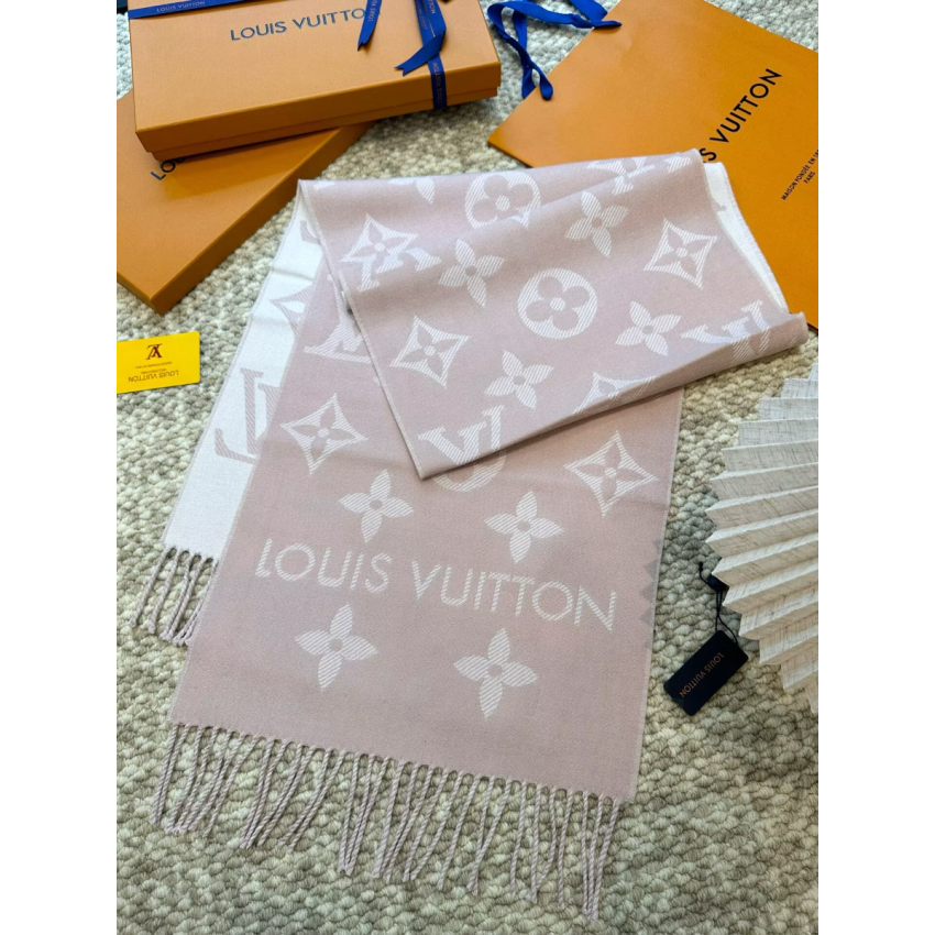 LV Essential Scarf