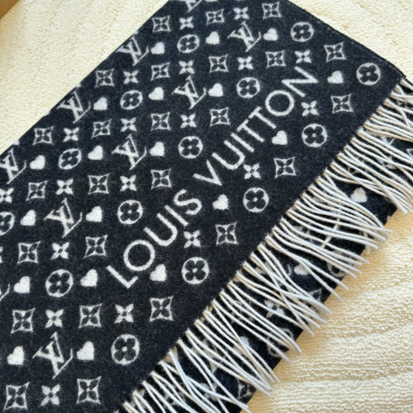 LV Game On Scarf