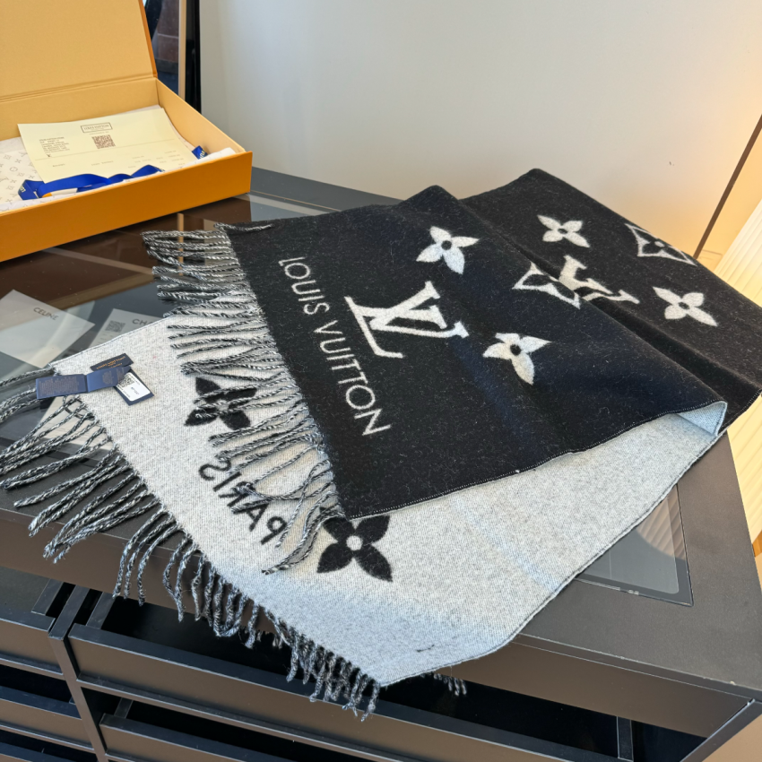 LV Reykjavik Scarf