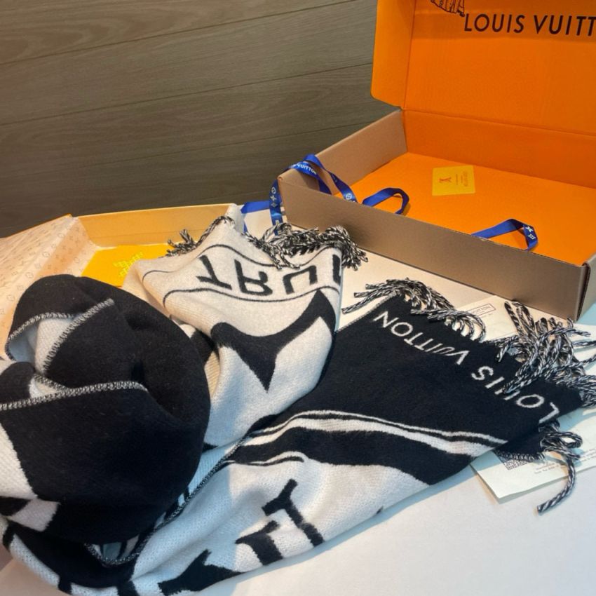 LV Lock and Keys Scarf