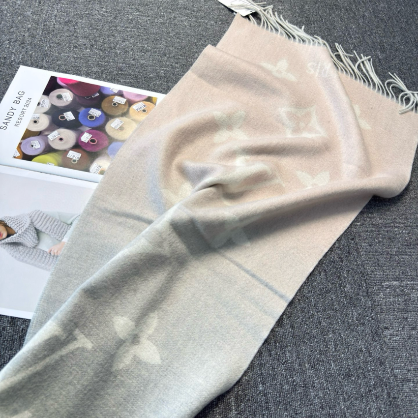 LV Reykjavik Gradient Scarf