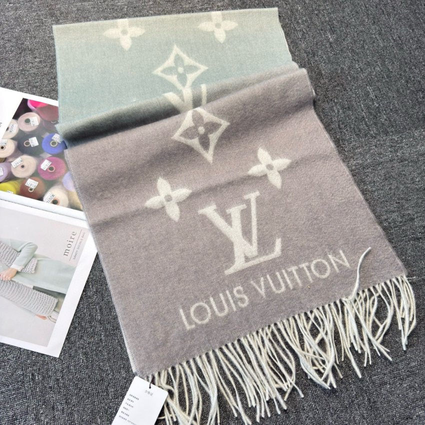 LV Reykjavik Gradient Scarf