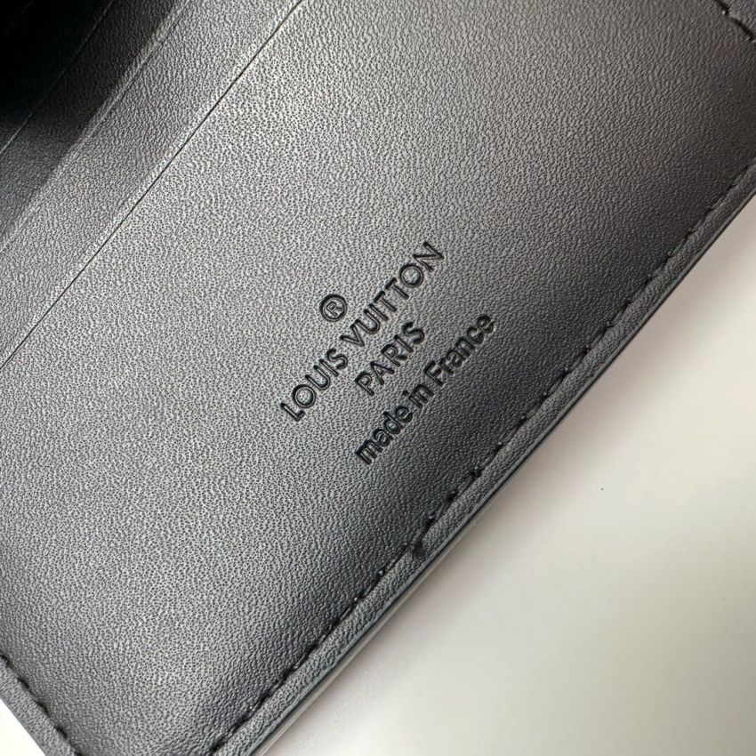M82072 Multiple Wallet
