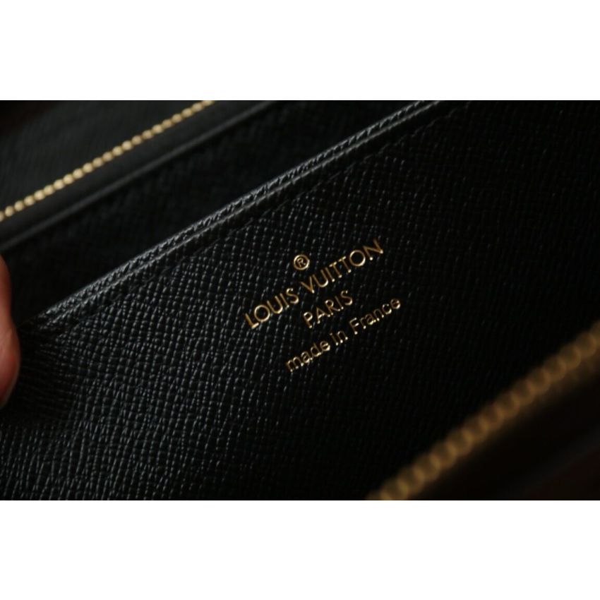 M82444 Zippy Wallet