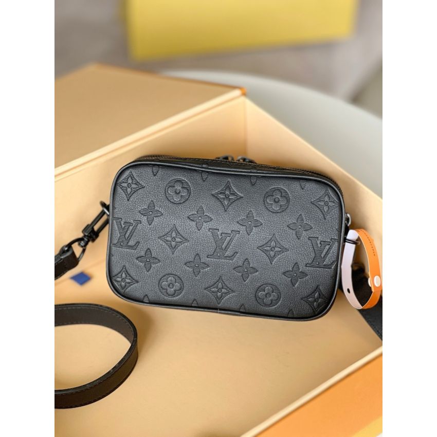 M82544 Alpha wearable wallet