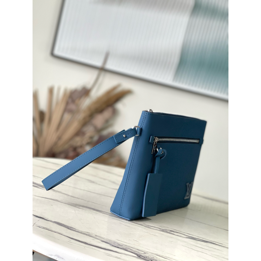 M82813 Takeoff Pouch
