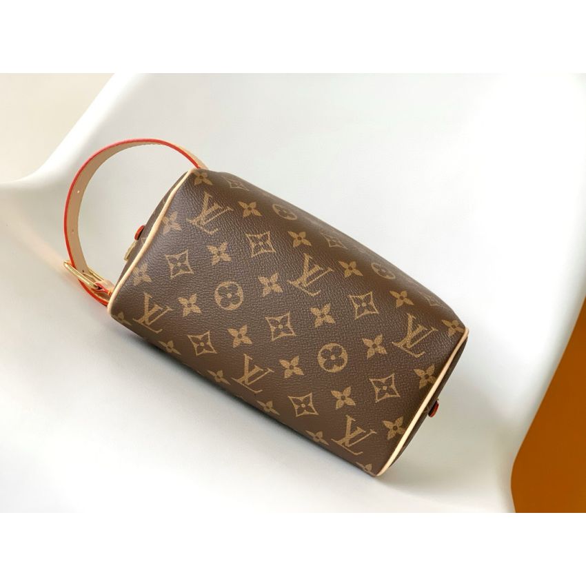 M83112 Trousse Toilette Locker Dopp Kit