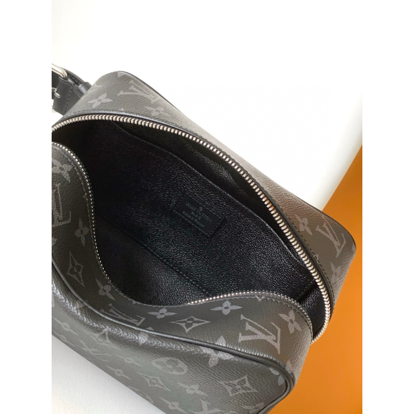 M83113 Trousse Toilette Locker Dopp Kit