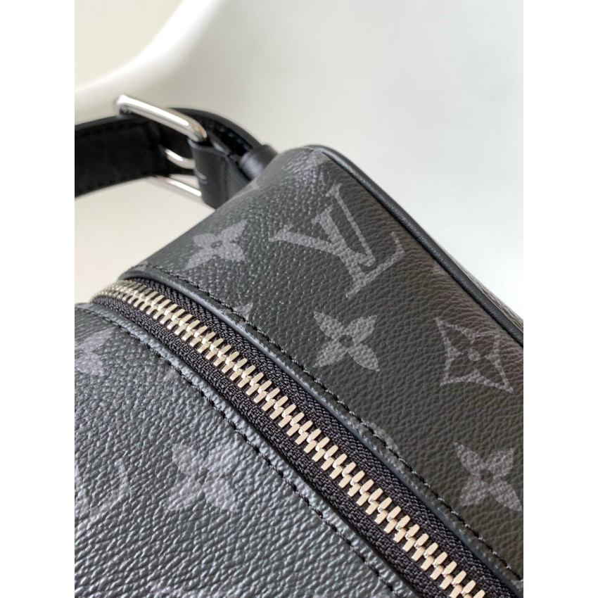 M83113 Trousse Toilette Locker Dopp Kit