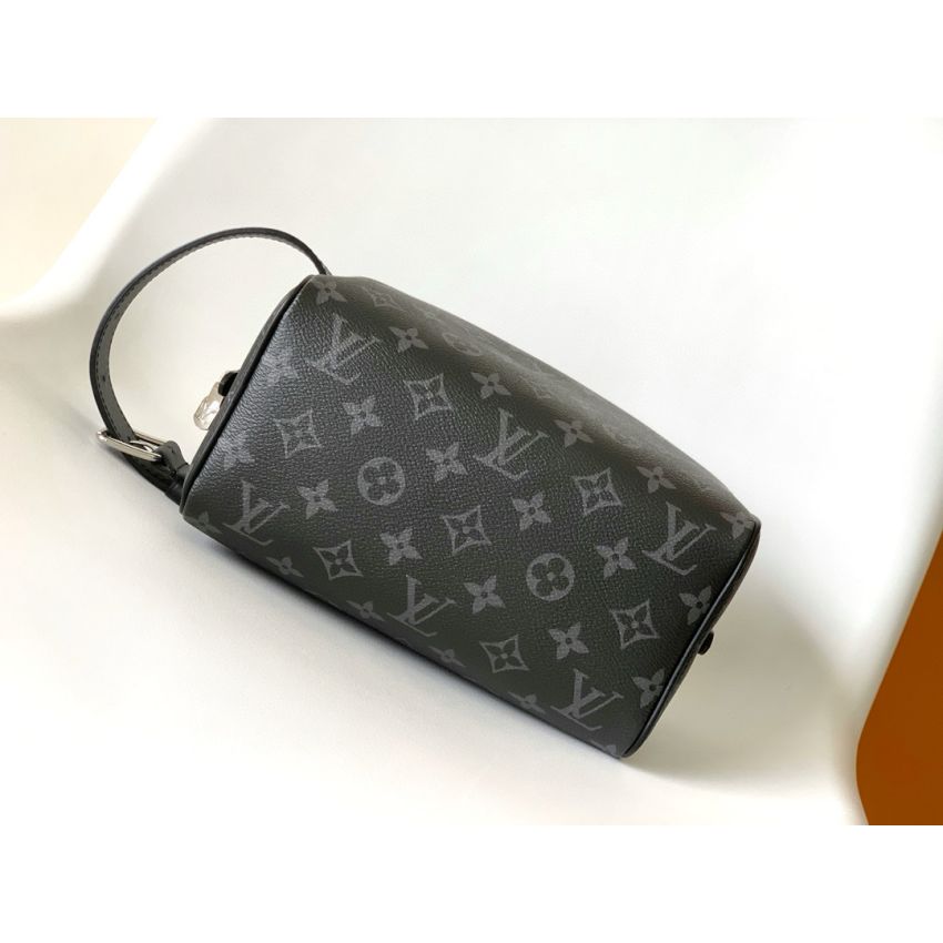 M83113 Trousse Toilette Locker Dopp Kit