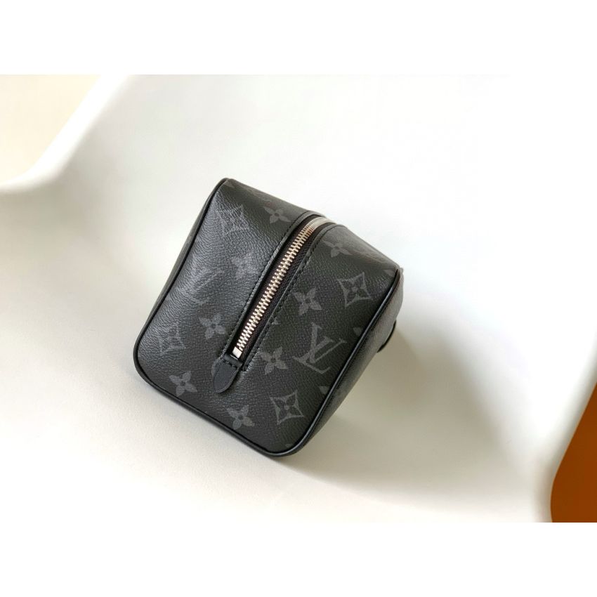 M83113 Trousse Toilette Locker Dopp Kit