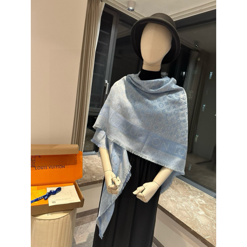 lv lock and go De*1m shawl