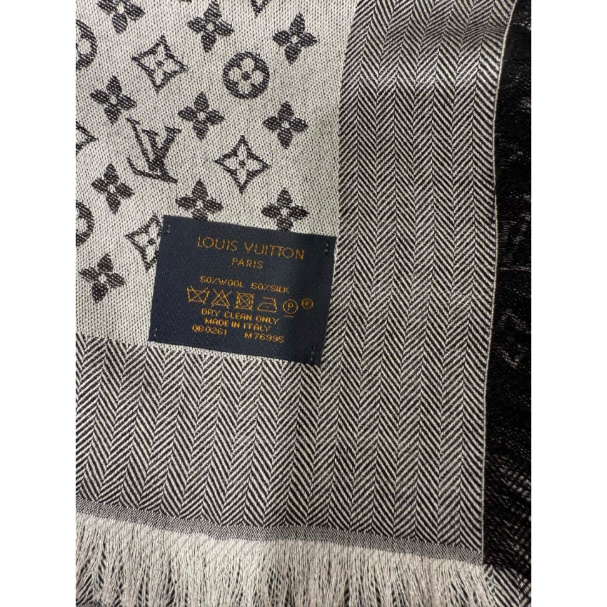 lv De*1m monogram shawl