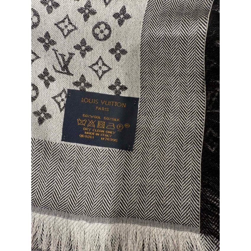 lv De*1m monogram shawl