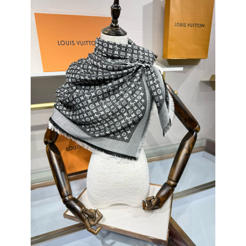 lv De*1m monogram shawl
