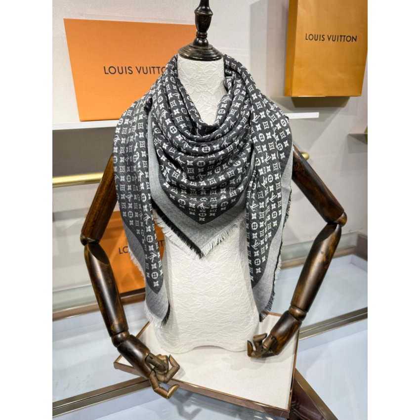 lv De*1m monogram shawl