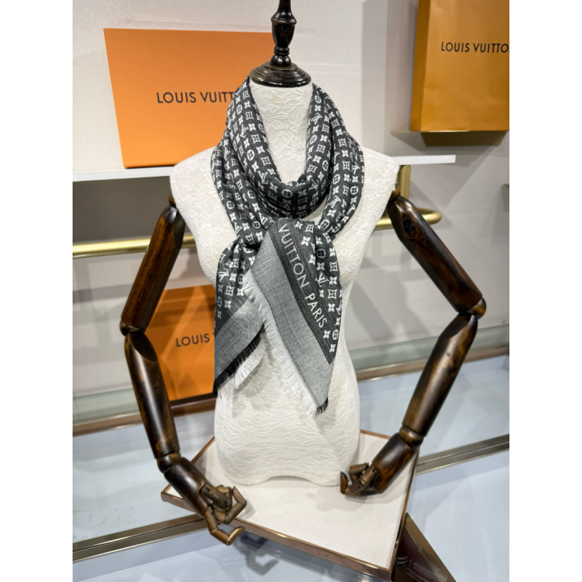 lv De*1m monogram shawl