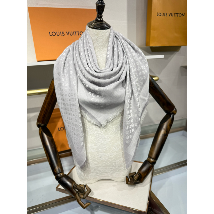lv De*1m monogram shawl