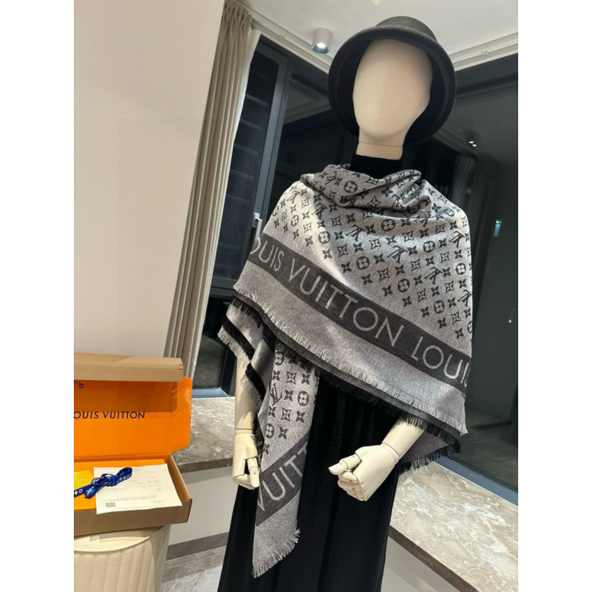 lv lock and go De*1m shawl