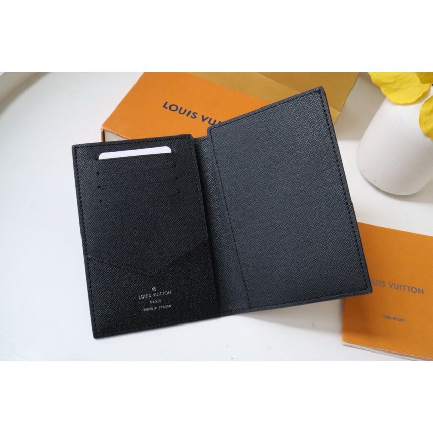 N64411  Passport cover