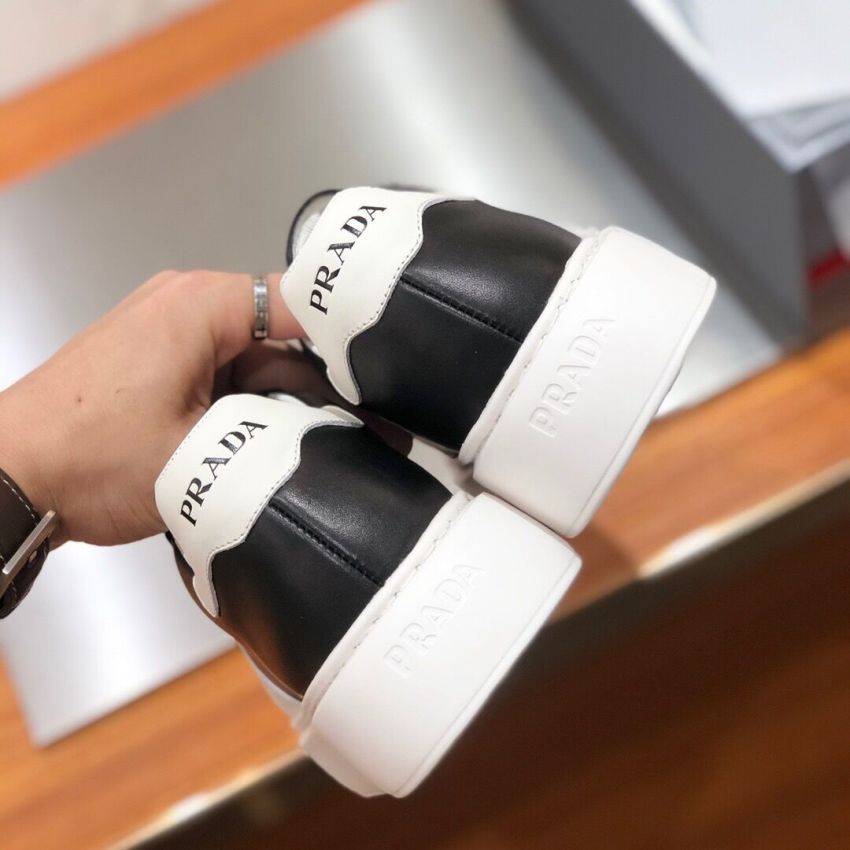 Pra*a Unisex Sneakers