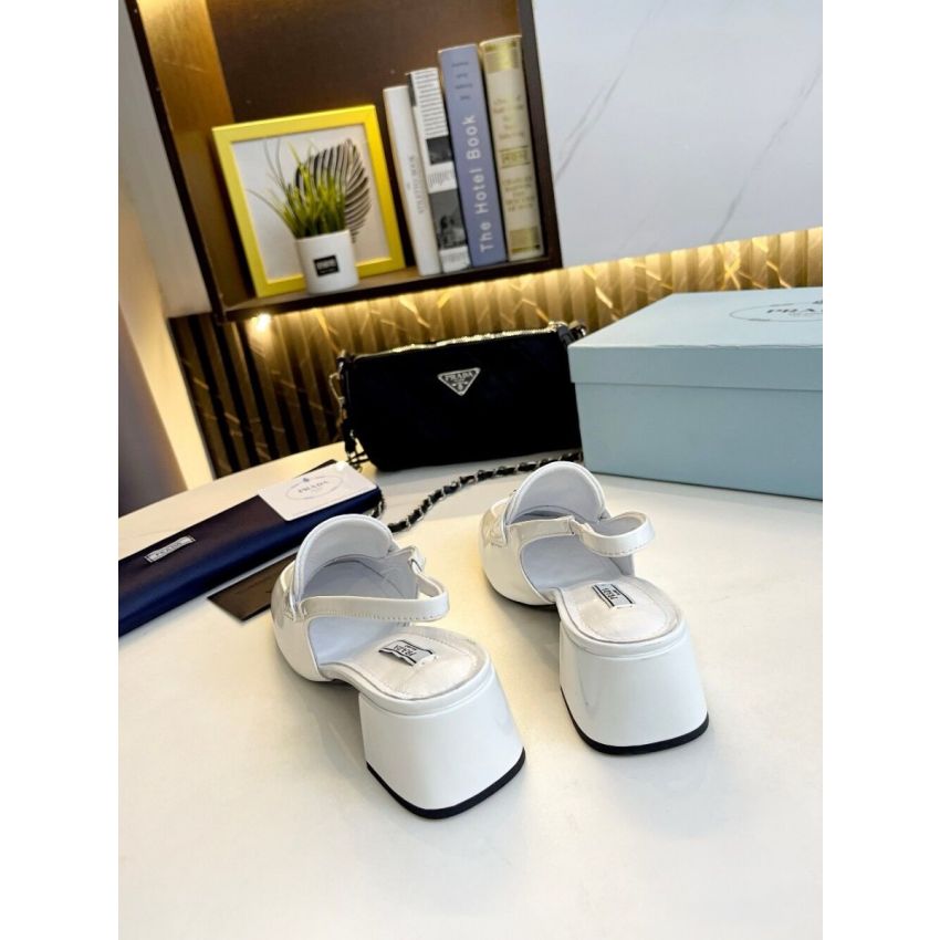 Pra*a Lady's leather shoe