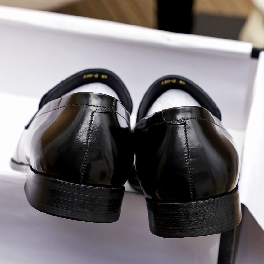Pra*a Leather shoes for Men